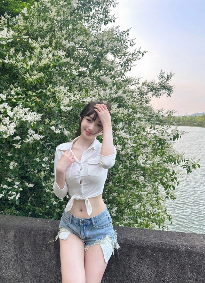 +Gleezy：k66099女神等級 長相甜美可愛  標準S身材