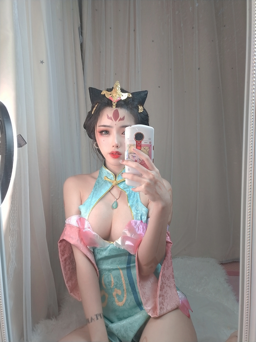 大陸網紅cosplay游戲角色 豐乳翹臀楊玉環_自拍情色貼圖